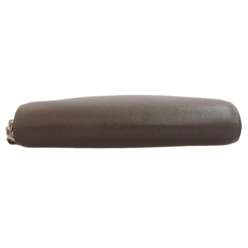 Louis Vuitton BaikalLeather Clutch Bag () - Image 3