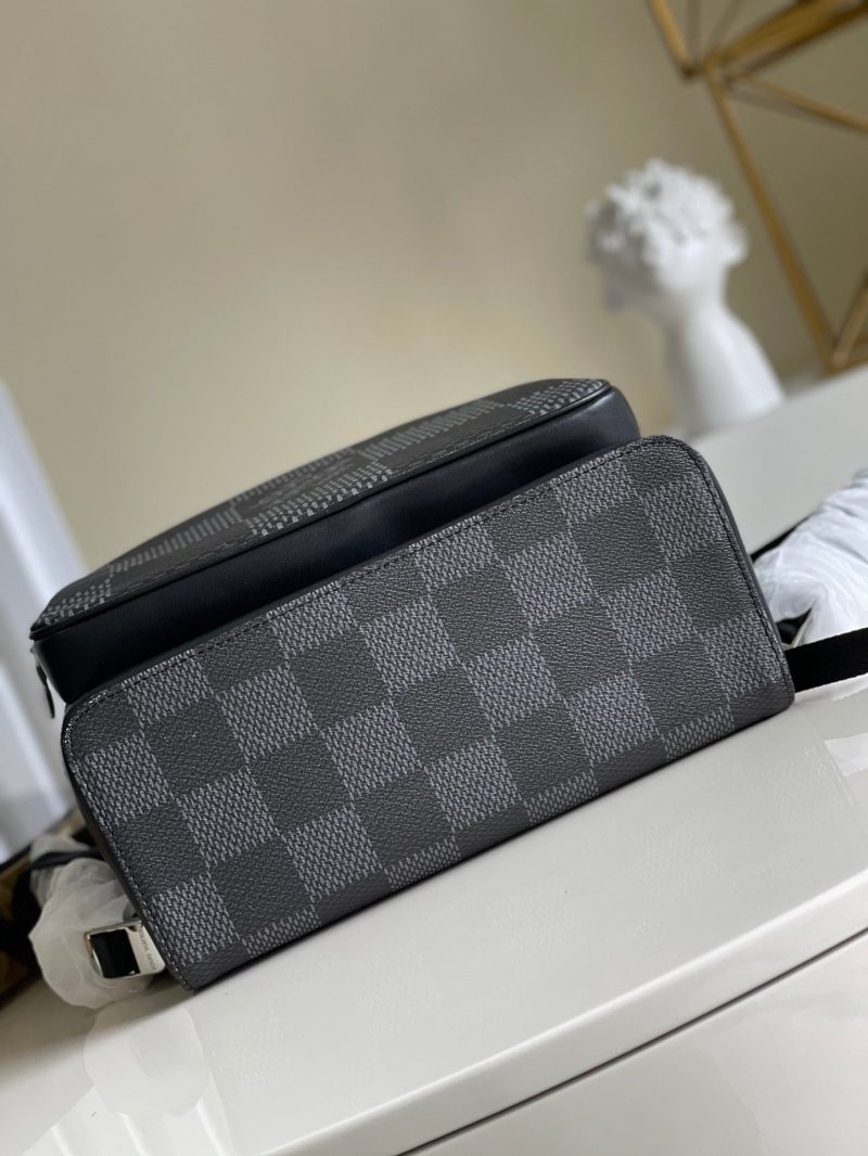 Louis Vuitton Campus Bumbag - Image 5