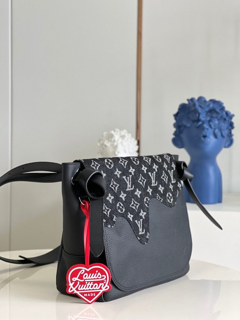 Louis Vuitton BeverlyCanvas Shoulder Bag () - Image 5