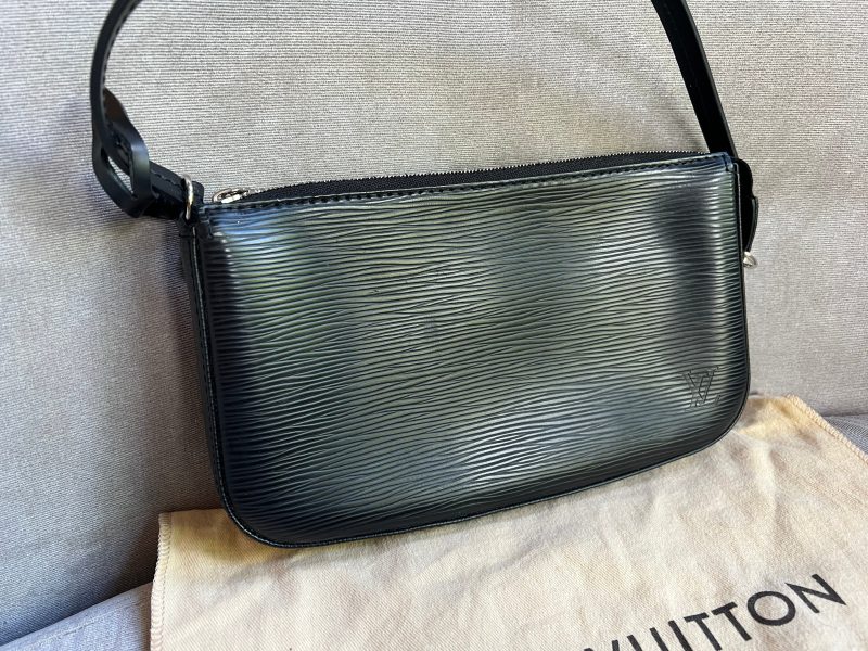 Louis Vuitton Black Epi Leather Saint Jacques PM - Image 7