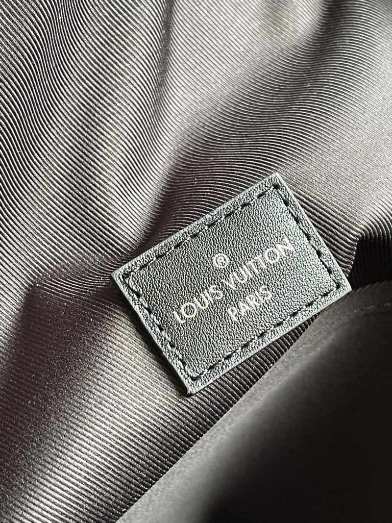 Louis Vuitton Campus Bumbag - Image 9