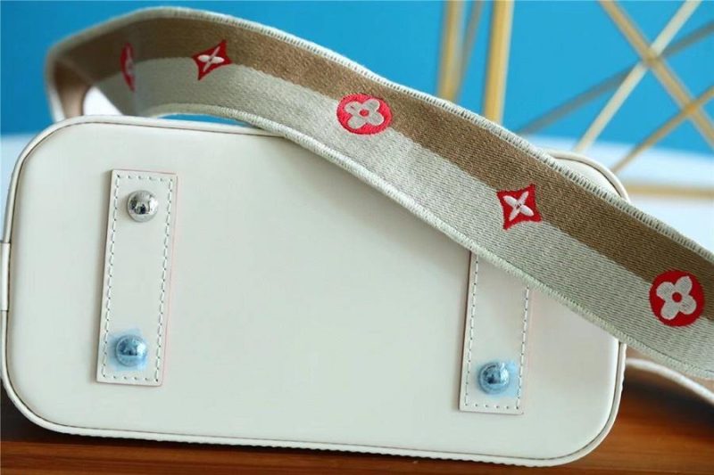 Louis Vuitton Alma BB Bag - Image 4