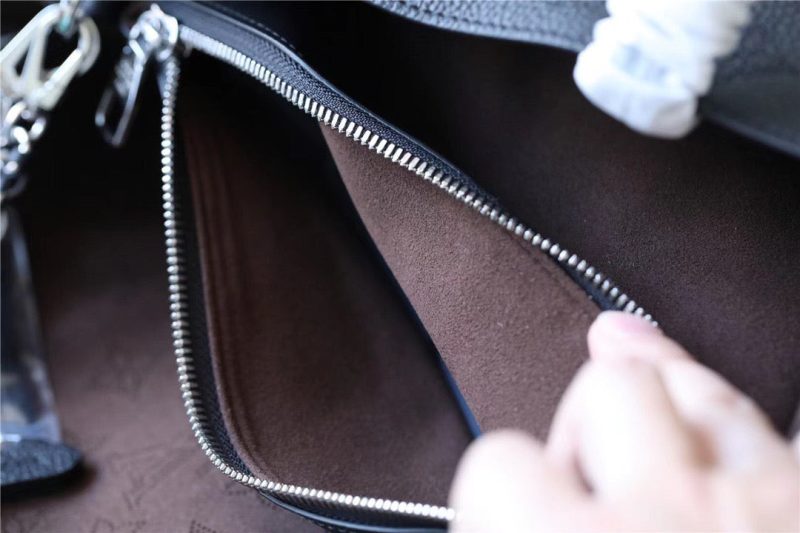 Louis Vuitton Bella Tote Bag - Image 9