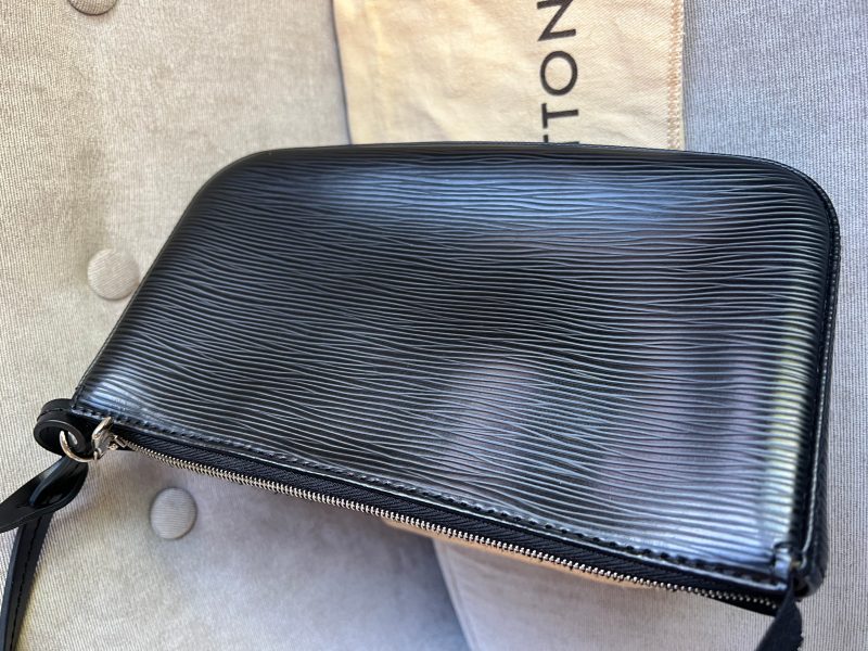 Louis Vuitton Black Epi Leather Saint Jacques PM - Image 11