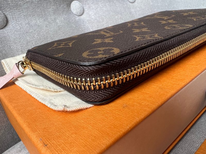 Louis Vuitton Clemence Wallet in Monogram - Image 9