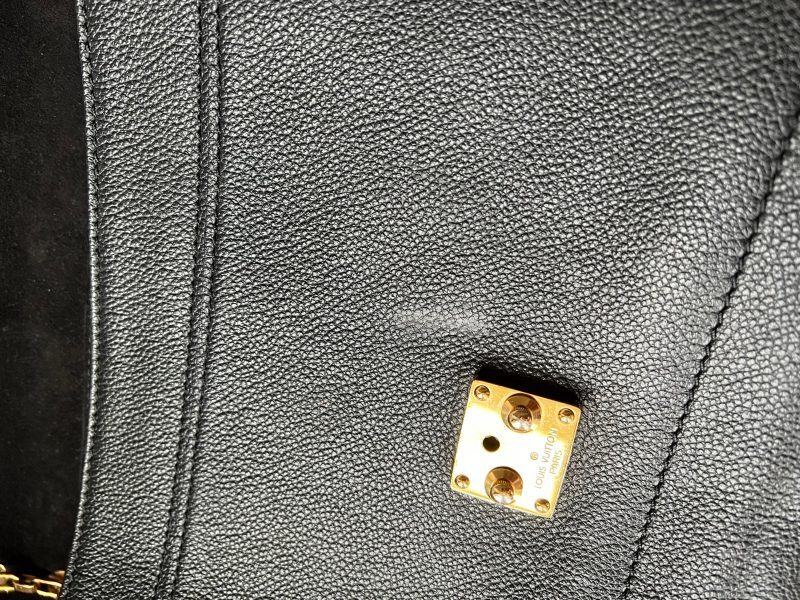 Louis Vuitton Black Empreinte V Tote MM - Image 32