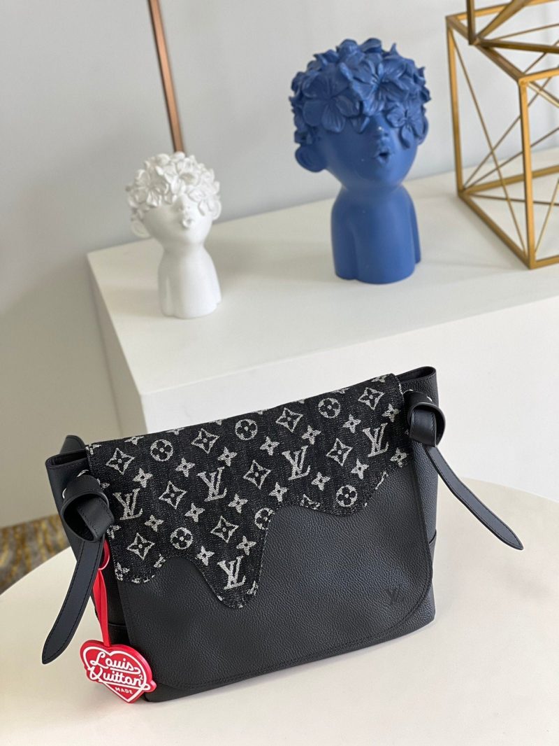 Louis Vuitton BeverlyCanvas Shoulder Bag () - Image 4