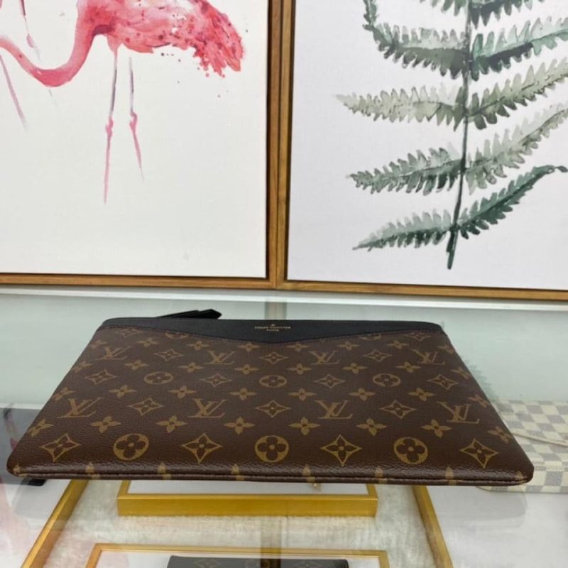 Louis Vuitton Cruiser Messenger Bag - Image 4
