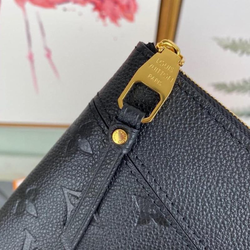 Louis Vuitton Daily Pouch - Image 9