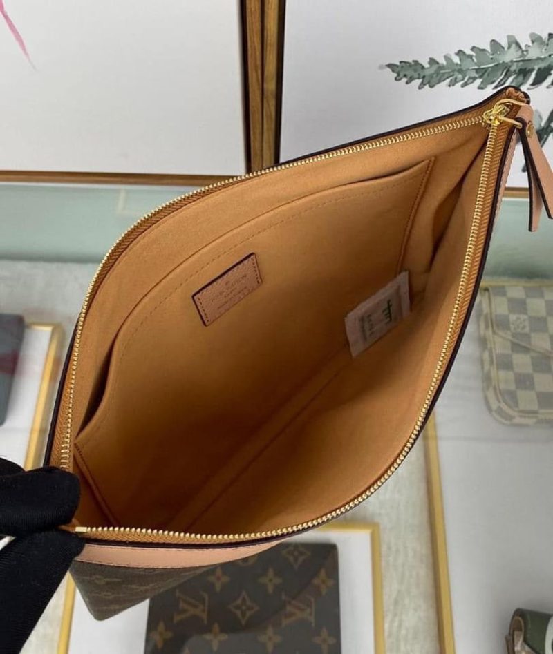 Louis Vuitton Daily Pouch Monogram Empreinte Black - Image 6