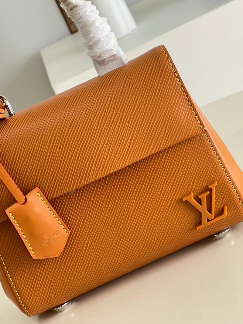 Louis Vuitton Cluny MM Bag - Image 5