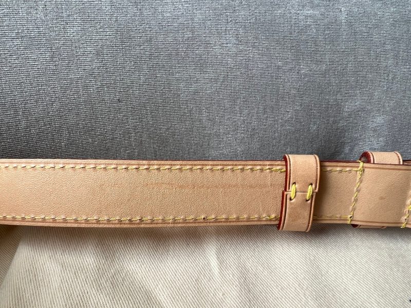 Louis Vuitton Bumbag in Monogram Canvas - Image 16