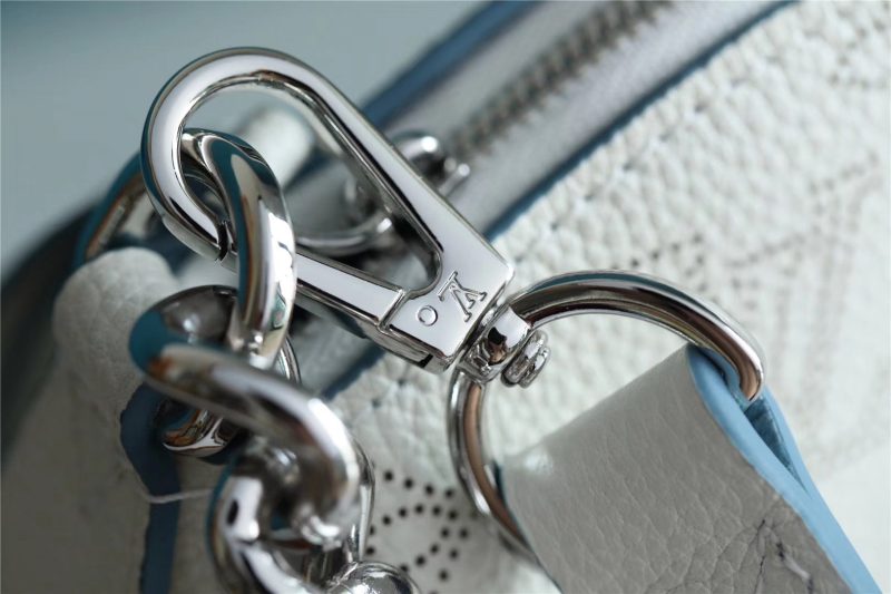 Louis Vuitton Babylone Chain BB Beige Monogram Mahina - Image 7