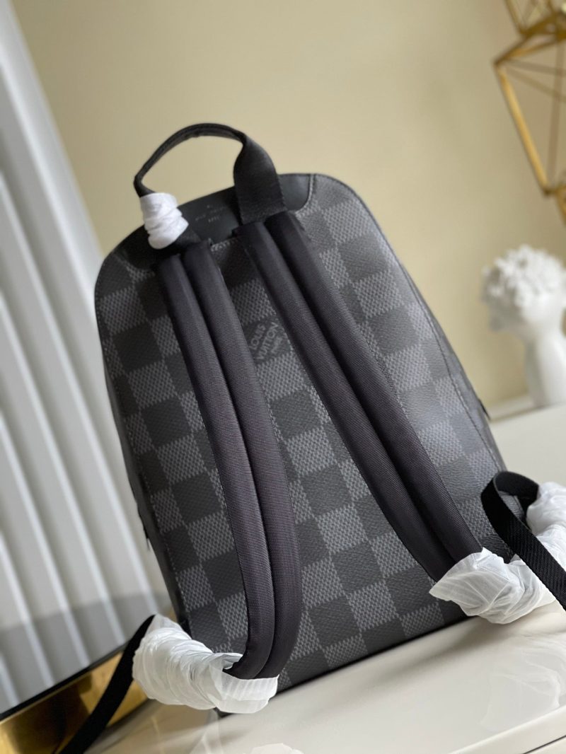 Louis Vuitton Campus Bumbag - Image 4