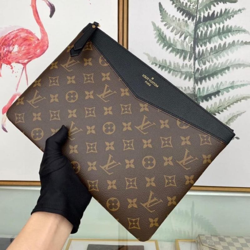 Louis Vuitton Cruiser Messenger Bag - Image 7