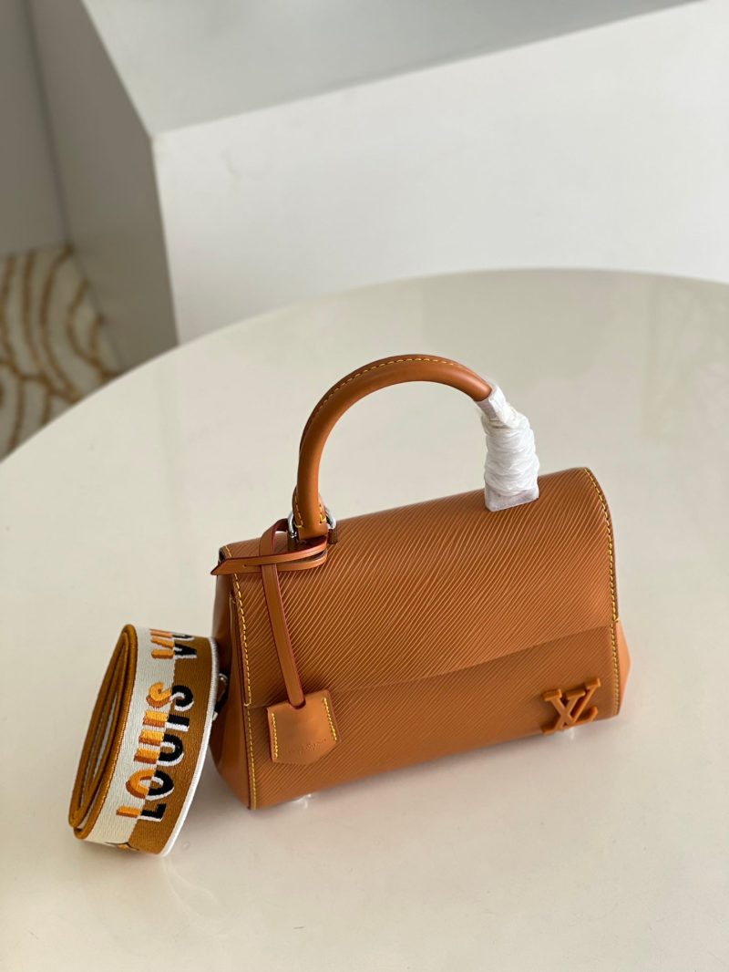 Louis Vuitton Cluny MM Bag - Image 6