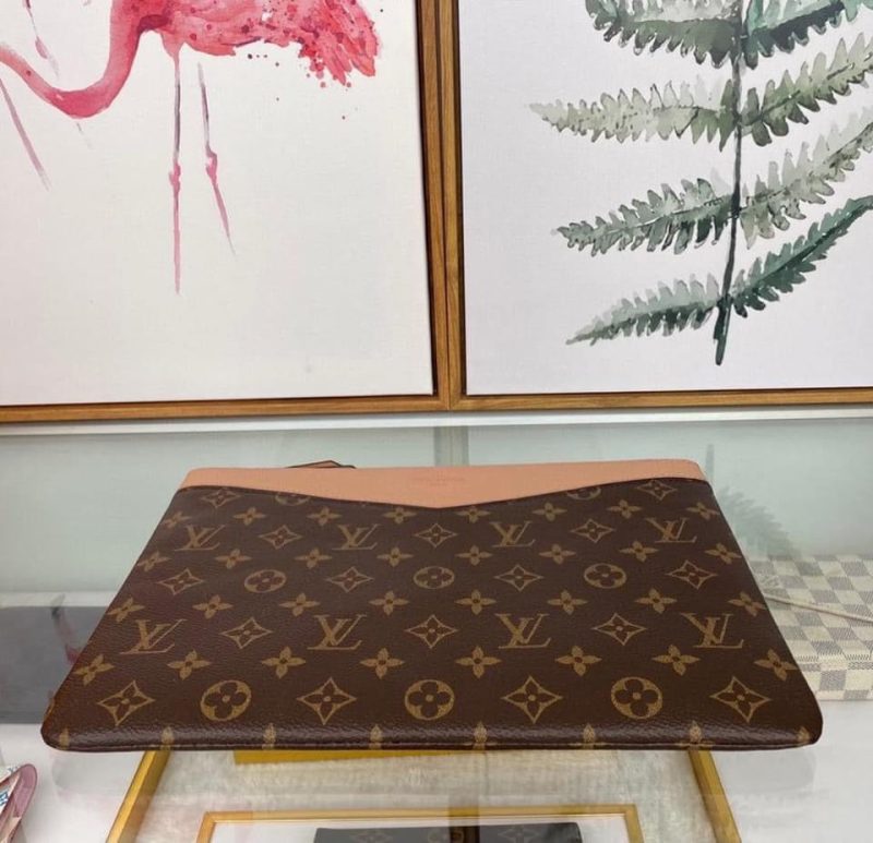 Louis Vuitton Daily Pouch Monogram Empreinte Black - Image 4