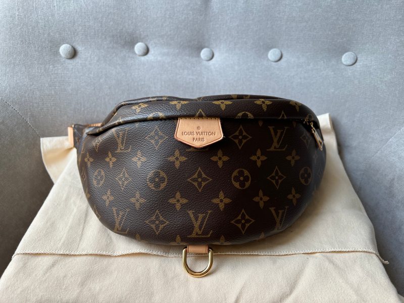 Louis Vuitton Bumbag in Monogram Canvas - Image 4