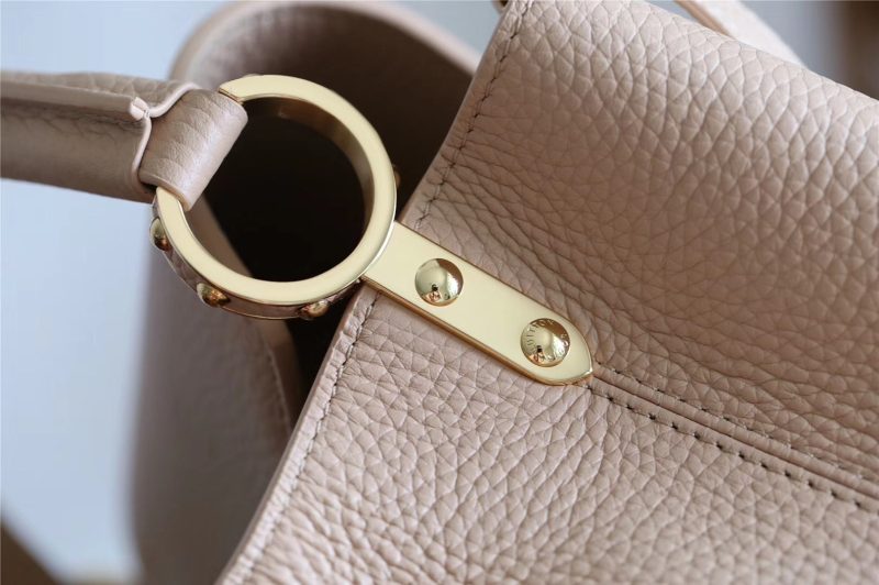 Louis Vuitton Capucines MM Bag - Image 6