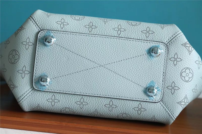 LOUIS VUITTON Babylone BB Bag Mahina Grey - Image 4