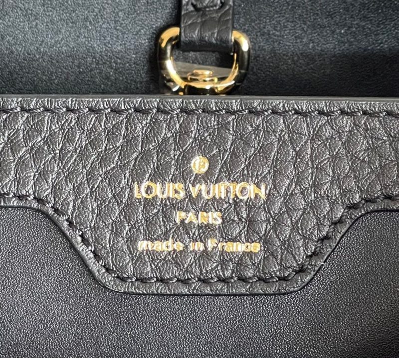 LOUIS VUITTON Capucines MM Beige Arizona - Image 8