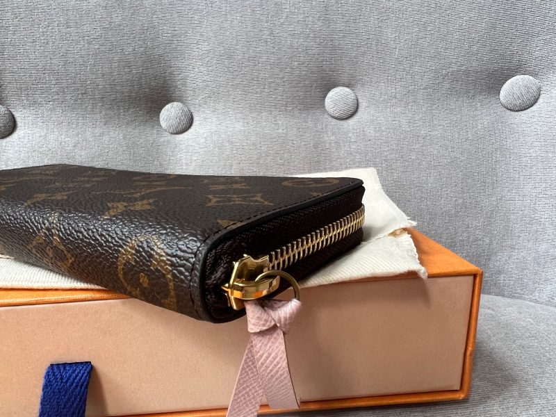 Louis Vuitton Clemence Wallet in Monogram - Image 11