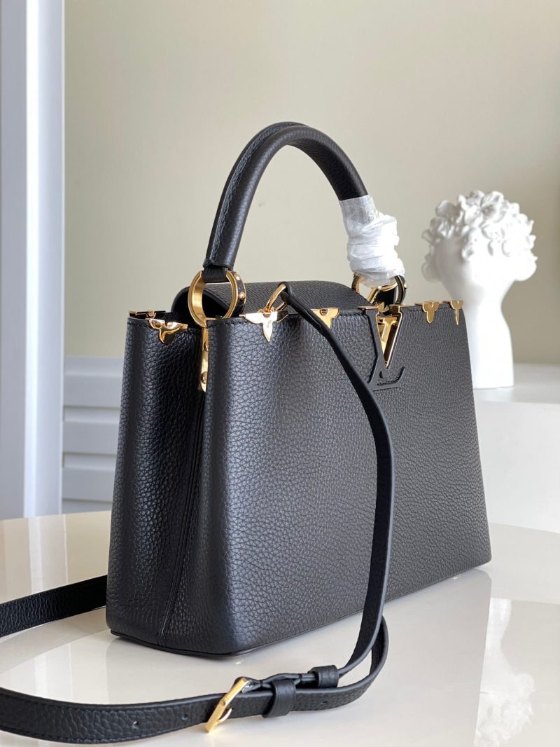 LOUIS VUITTON Capucines MM Beige Arizona - Image 4