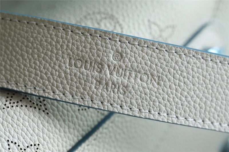 Louis Vuitton Babylone Chain BB Beige Monogram Mahina - Image 5