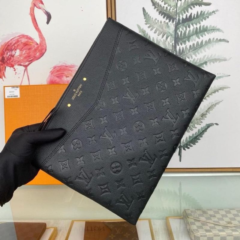 Louis Vuitton Daily Pouch - Image 4
