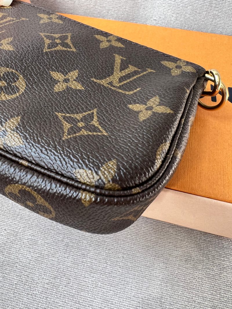 Louis Vuitton Christopher - Image 11