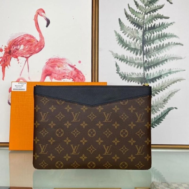 Louis Vuitton Cruiser Messenger Bag - Image 3
