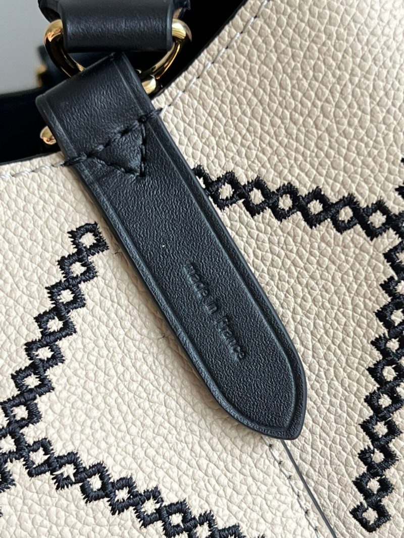 Louis Vuitton NeoNoe MM Bag - Image 8