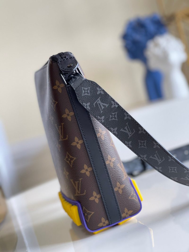 Louis Vuitton Coussin PM Bag - Image 5