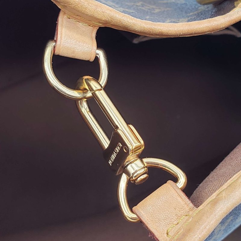 Louis Vuitton Batignolles Vertical Shoulder Bag - Image 12