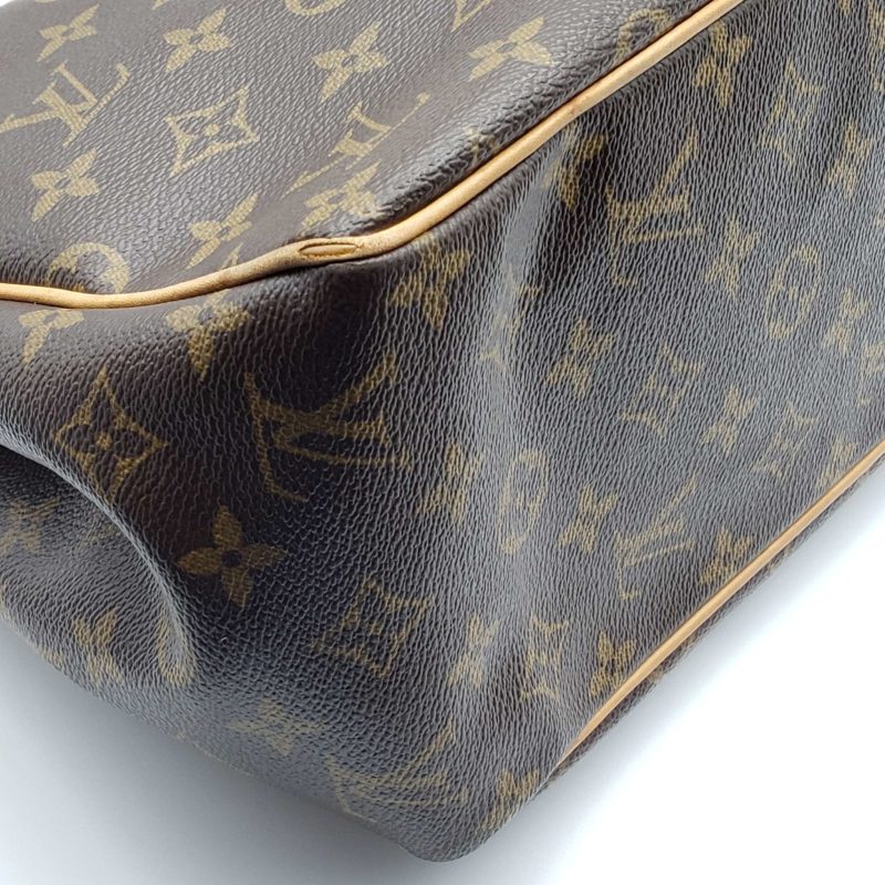 Louis Vuitton Batignolles Vertical Shoulder Bag - Image 9