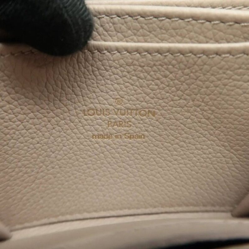 Louis Vuitton Beige Mahina XL Tote Bag - Image 12
