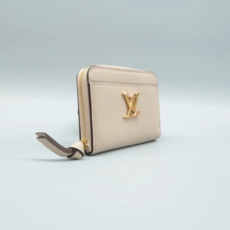 Louis Vuitton Beige Mahina XL Tote Bag - Image 3