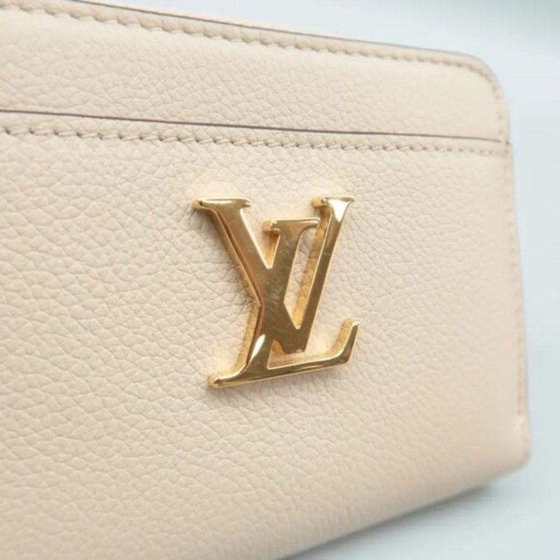 Louis Vuitton Beige Mahina XL Tote Bag - Image 10
