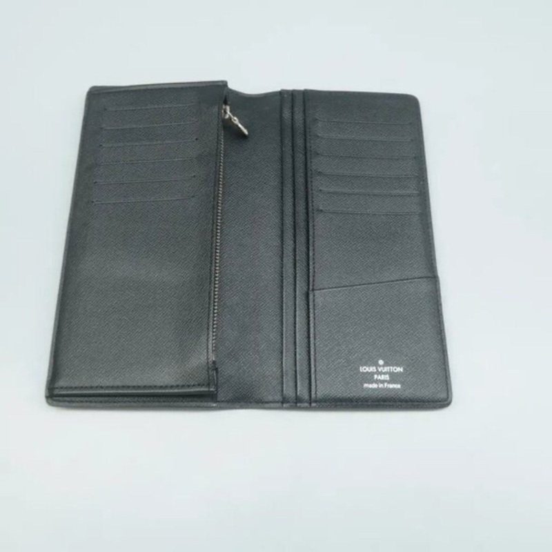 Louis Vuitton Brazza Taiga Articles De Voyage Louis Vuitton Malletier Wallet Noir - Image 8