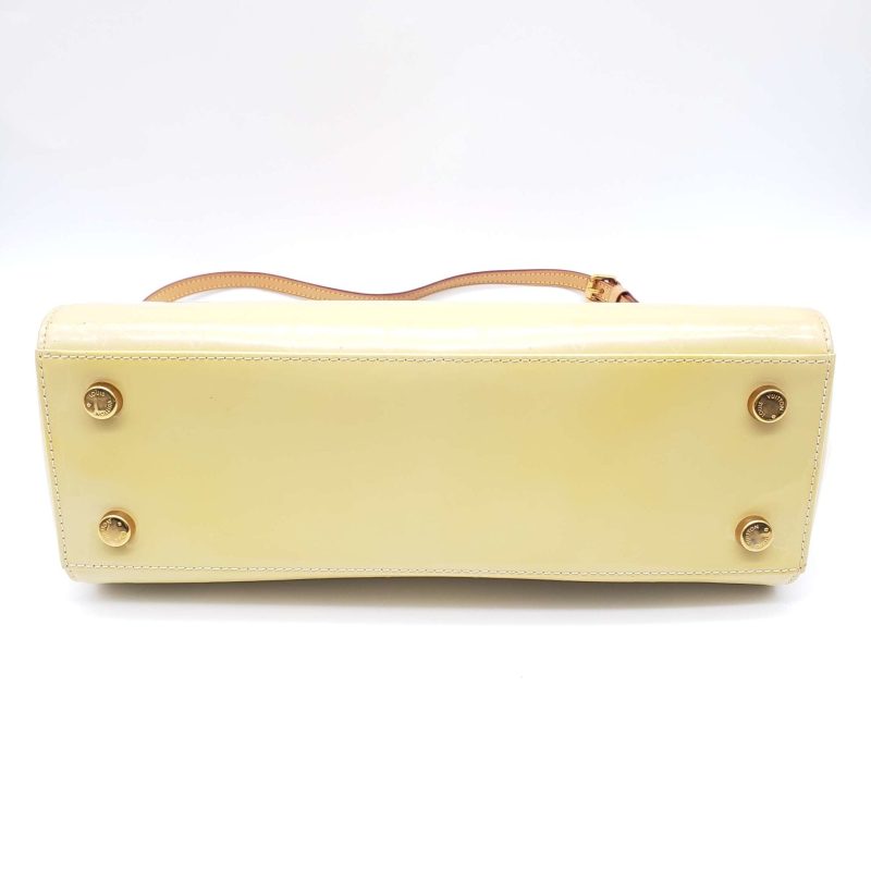 Louis Vuitton Brea MM Vernis Shoulder Bag - Image 8