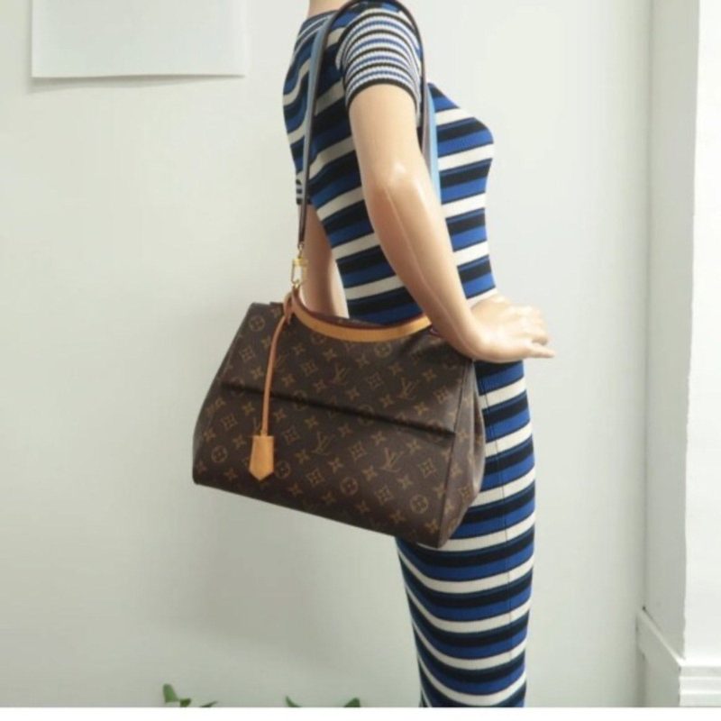 Louis Vuitton Cluny Mini Bag - Image 12