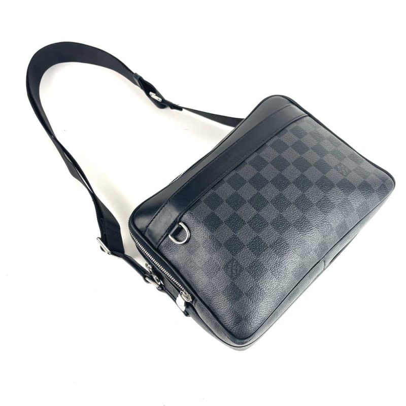 LOUIS VUITTON Damier Graphite Trocadero Messenger PM - Image 2