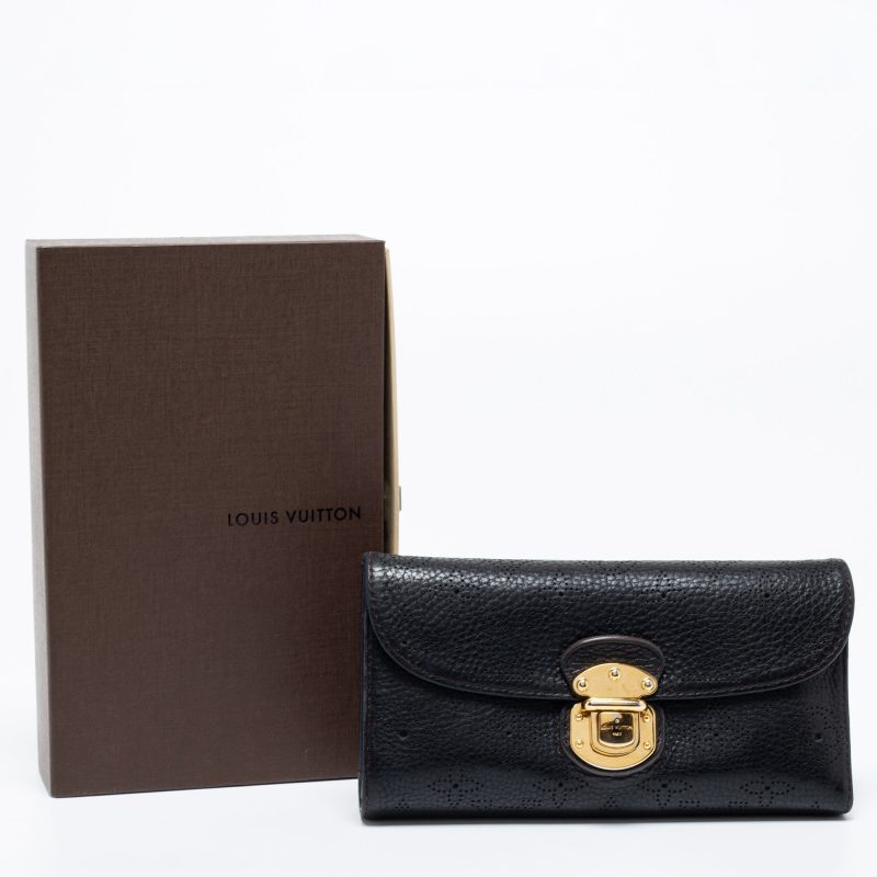 Louis Vuitton Black Monogram Mahina Leather Amelia Wallet - Image 6