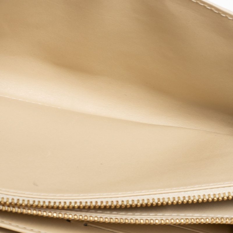 Louis Vuitton Blanc Corail Monogram Vernis Leather Sarah Wallet - Image 3