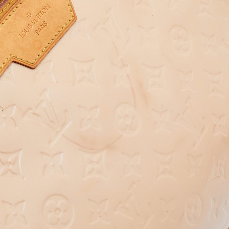 Louis Vuitton Blanc Corail Monogram Vernis Brea MM Bag - Image 6