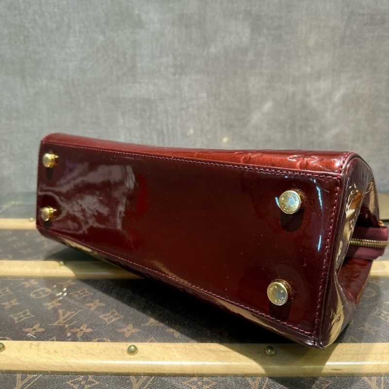 LOUIS VUITTON Brea Bag MM Epi Black - Image 8