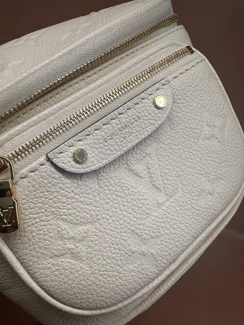 LOUIS VUITTON Bum Bag Monogram Shadow Discovery - Image 3