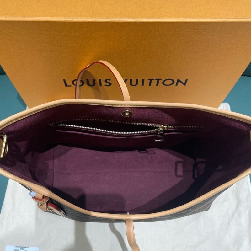 Louis Vuitton Capucines BB Green Velvet Embroidery Handbag with Dust Bag - Image 5