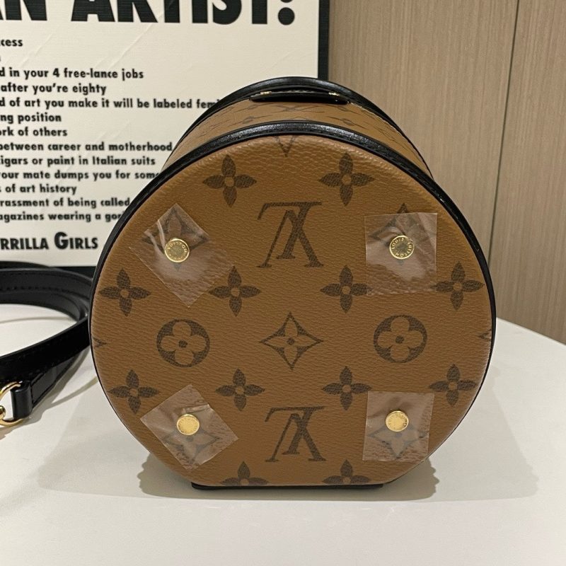 Louis Vuitton Camera Bag Monogram Titanium - Image 7
